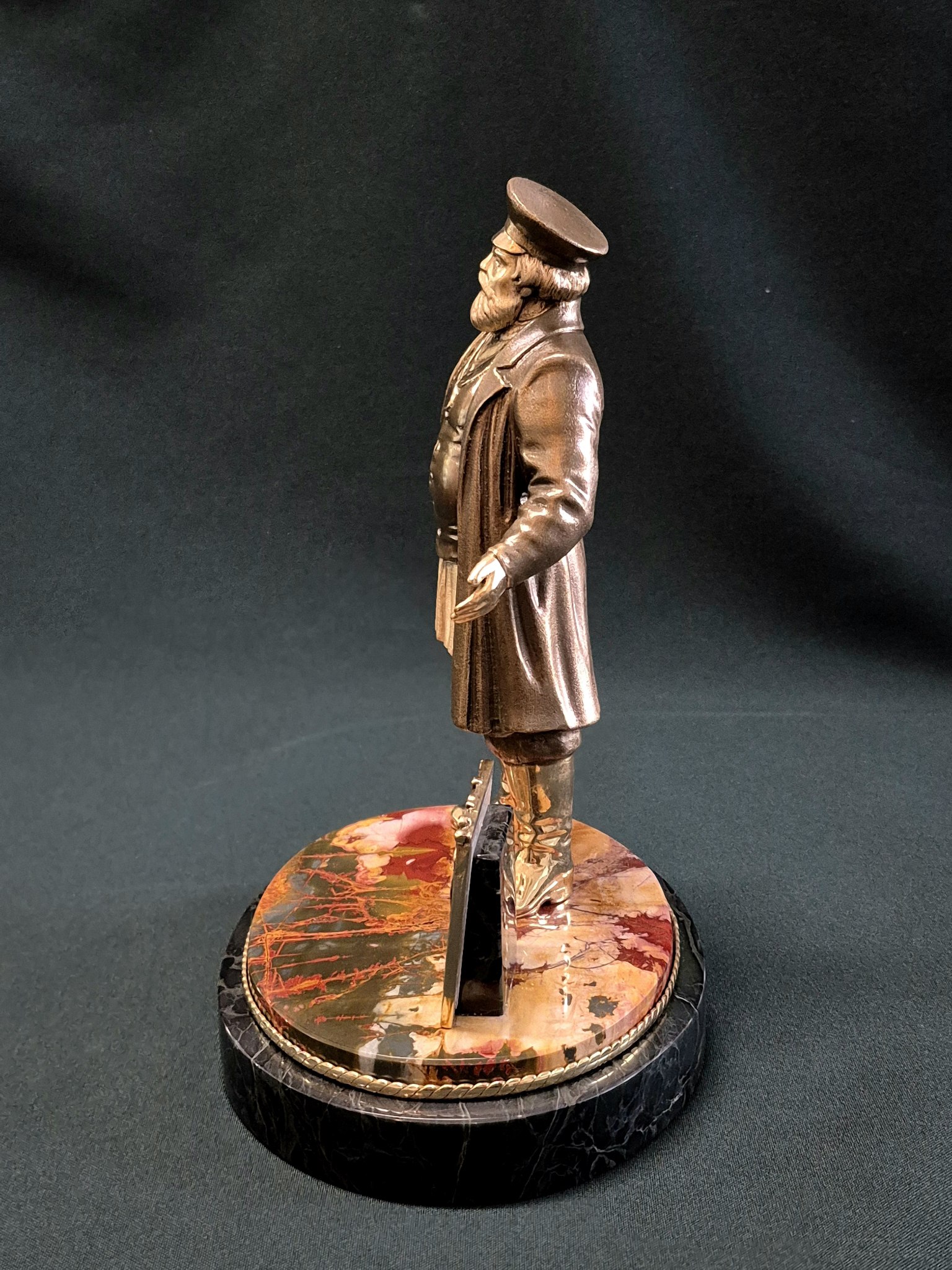 Скульптура "Купец". Бронза.