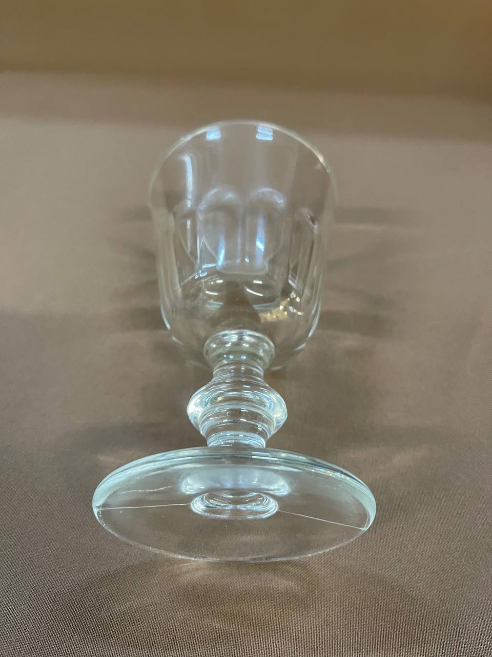 Бокал, прессованное стекло, Франция 1960-70 года.