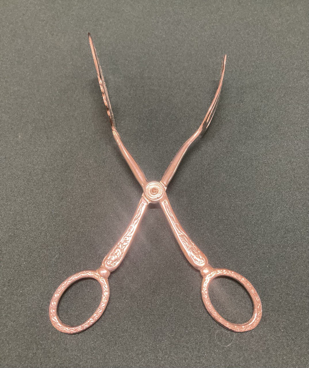 Щипцы сервировочные. Англия.