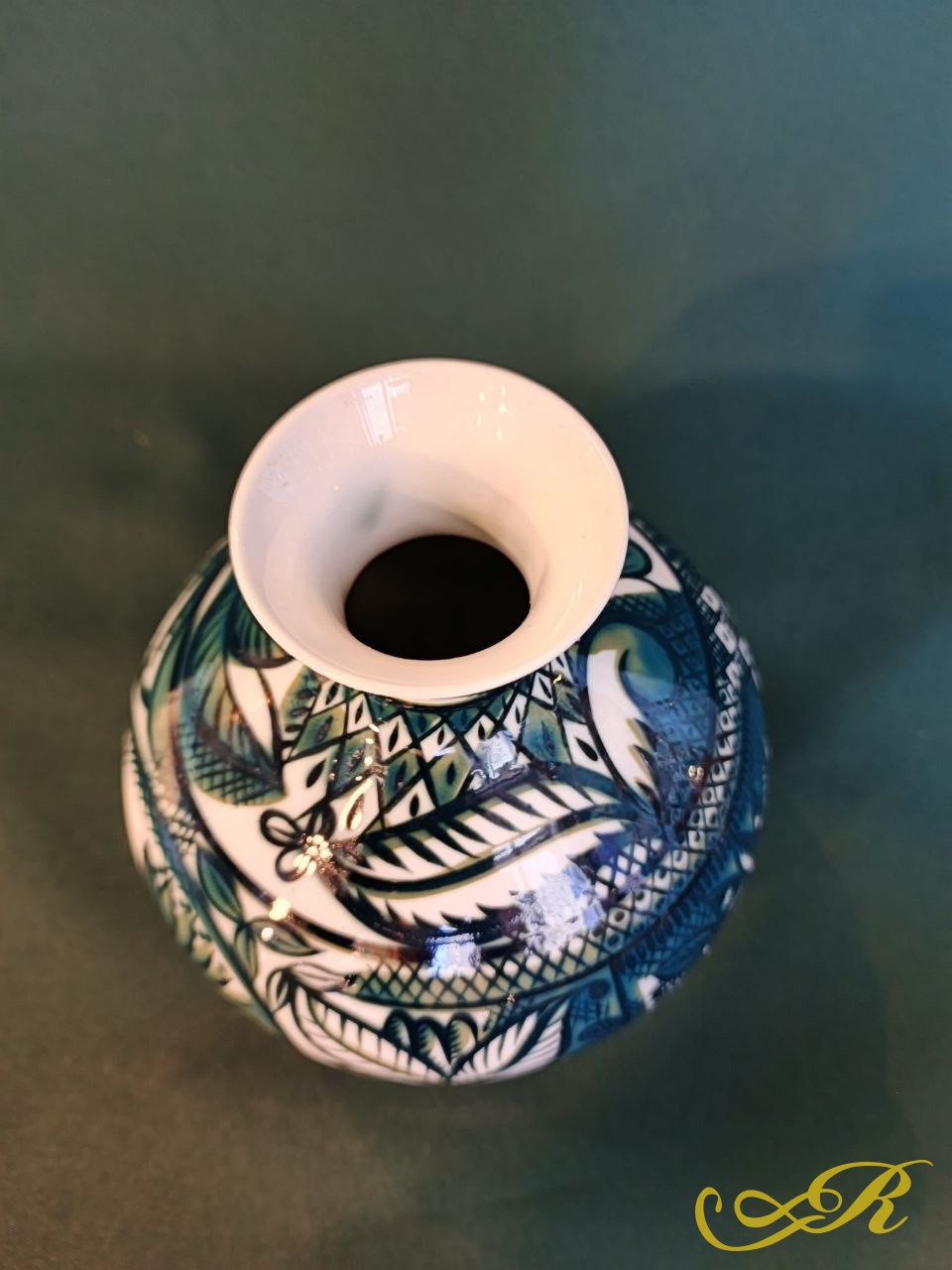  Ваза с растительным орнаментом, зелёная, фарфор роспись ЛФЗ(1960-1970)г  художник В.М. Городецкий СССР.