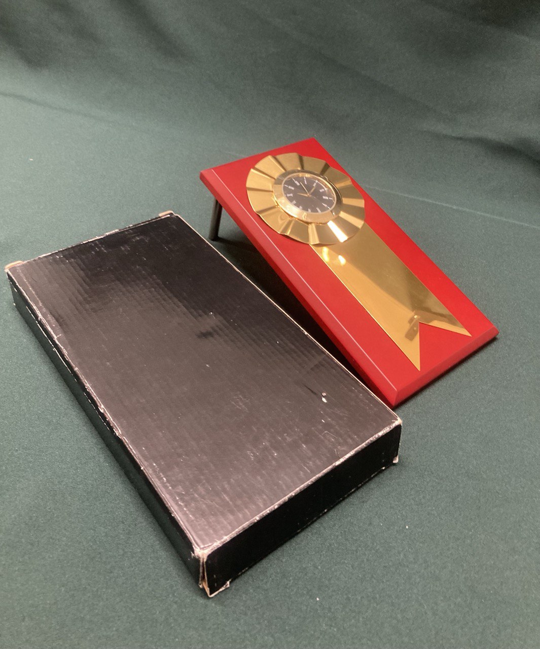 Часы настольные.