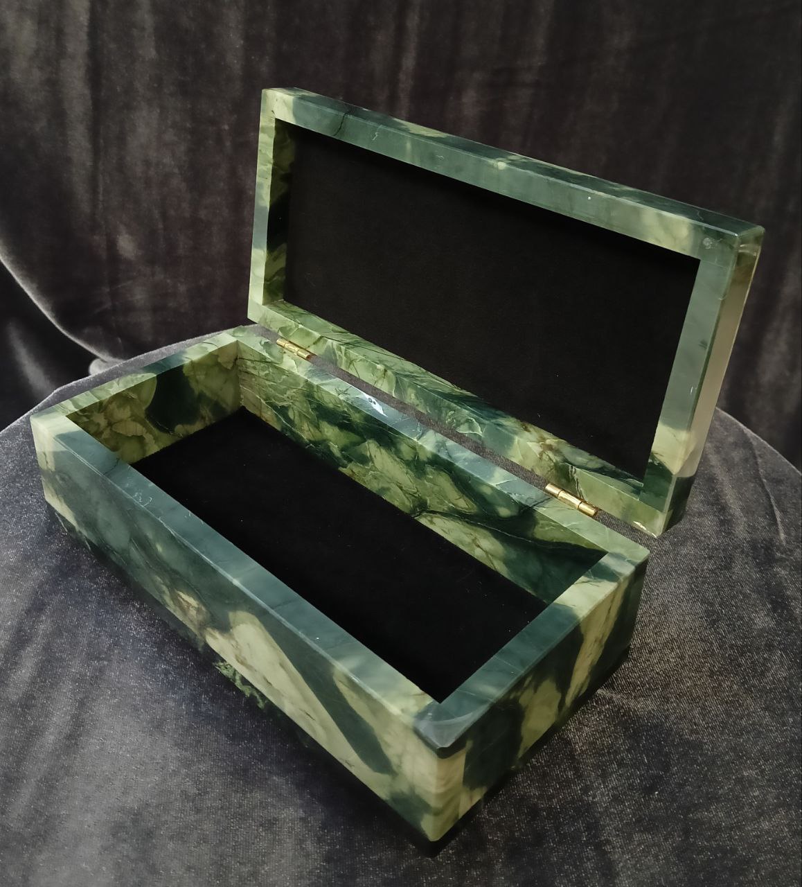 Шкатулка большая яшма (мулдакаевская) 18х9х8см