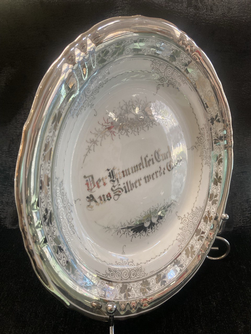 Фарфоровая тарелка «Серебро становится золотом», Германия, 20 в.