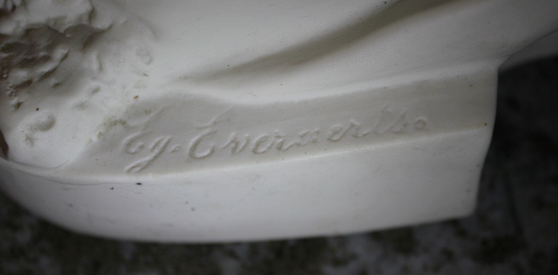 Скульптура-бюст "Девушка с розой",  Севр, Франция, XIX в.