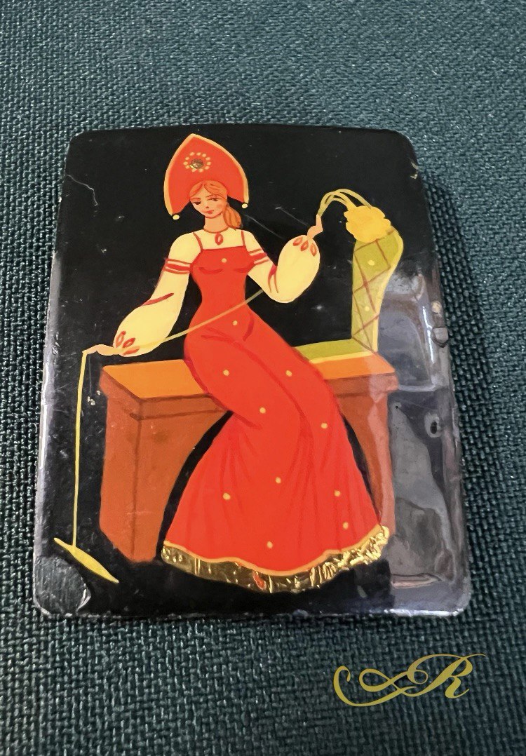 Брошь живопись на металле, сусальное золото. СССР.