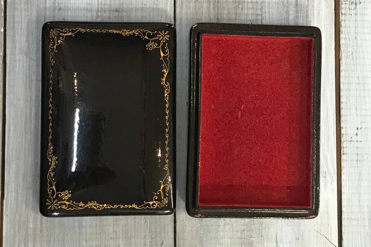 Шкатулка папье-маше,дерево,золото, лак.