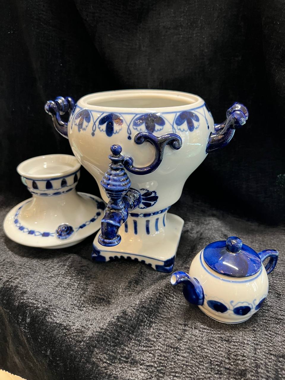 Самовар с чайником. Гжель. Сувенир.