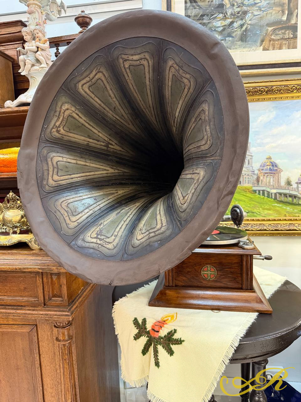  Граммофон Zonophone с большой трубой. США . Конец XIX-начало XX в.