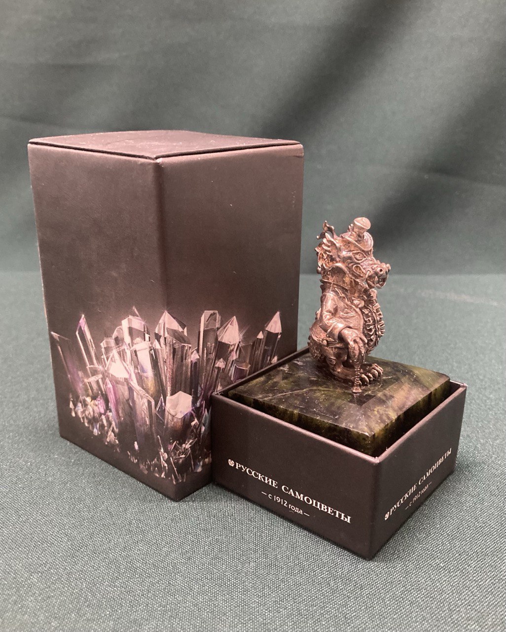 Сувенир «Дракон» серебро 925 пр. 63,14 гр. общ.вес 200 гр.