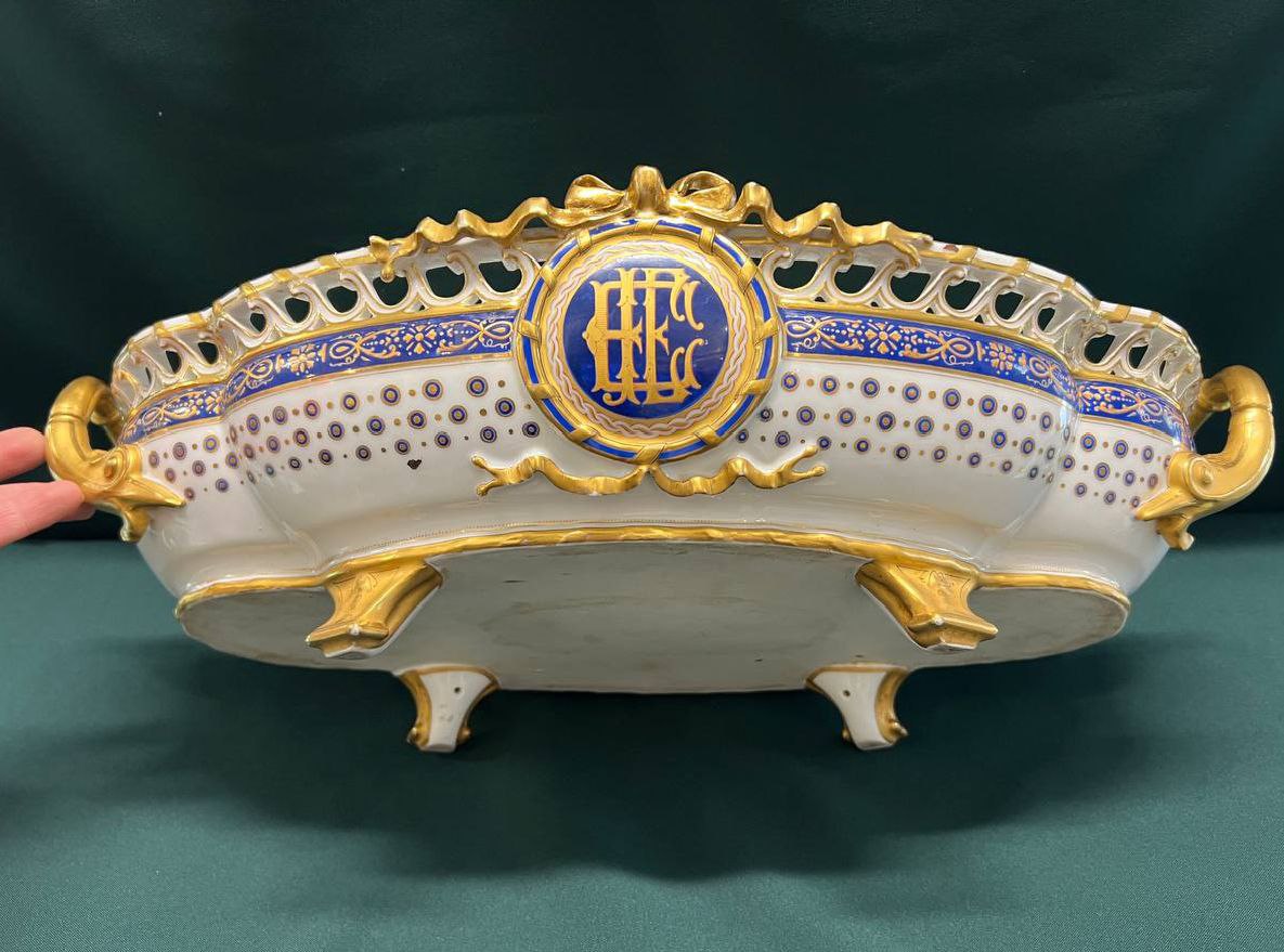 Ваза с ручками Limoges, фарфор, золочение. Размер 15х53х32см