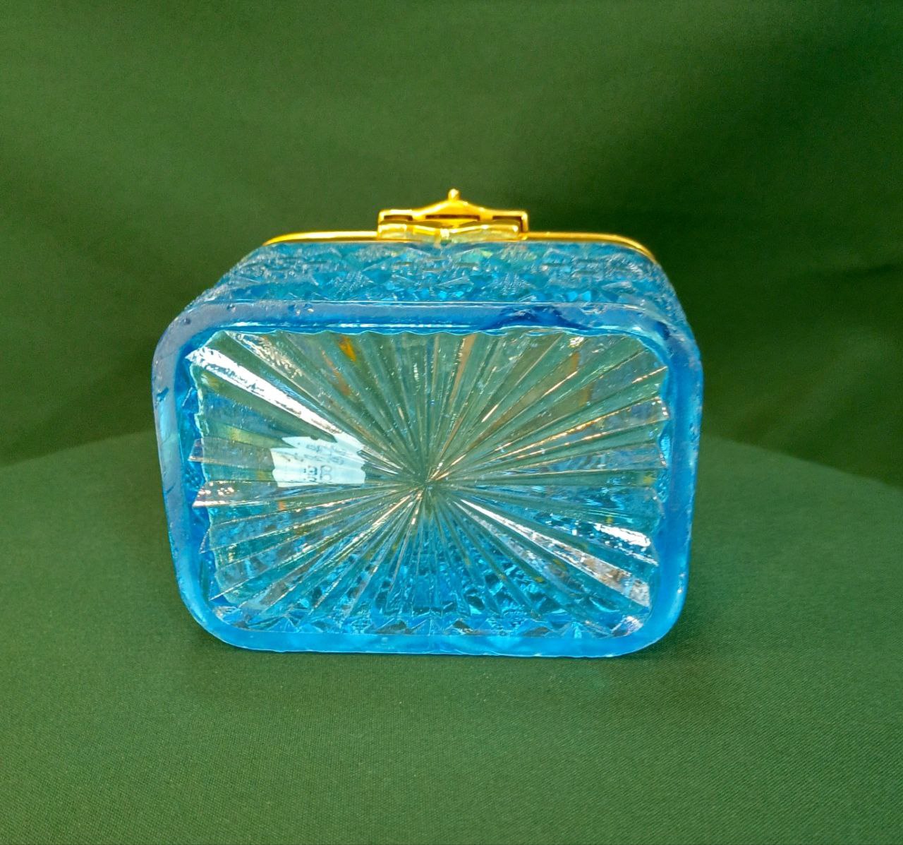 Чайная шкатулка XIXв.  Царская Россия. Голубое купоросное стекло, с замком. 