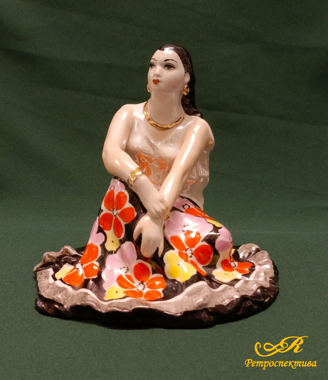 Фарфоровая статуэтка «Цыганка» Дулёво 1966г.