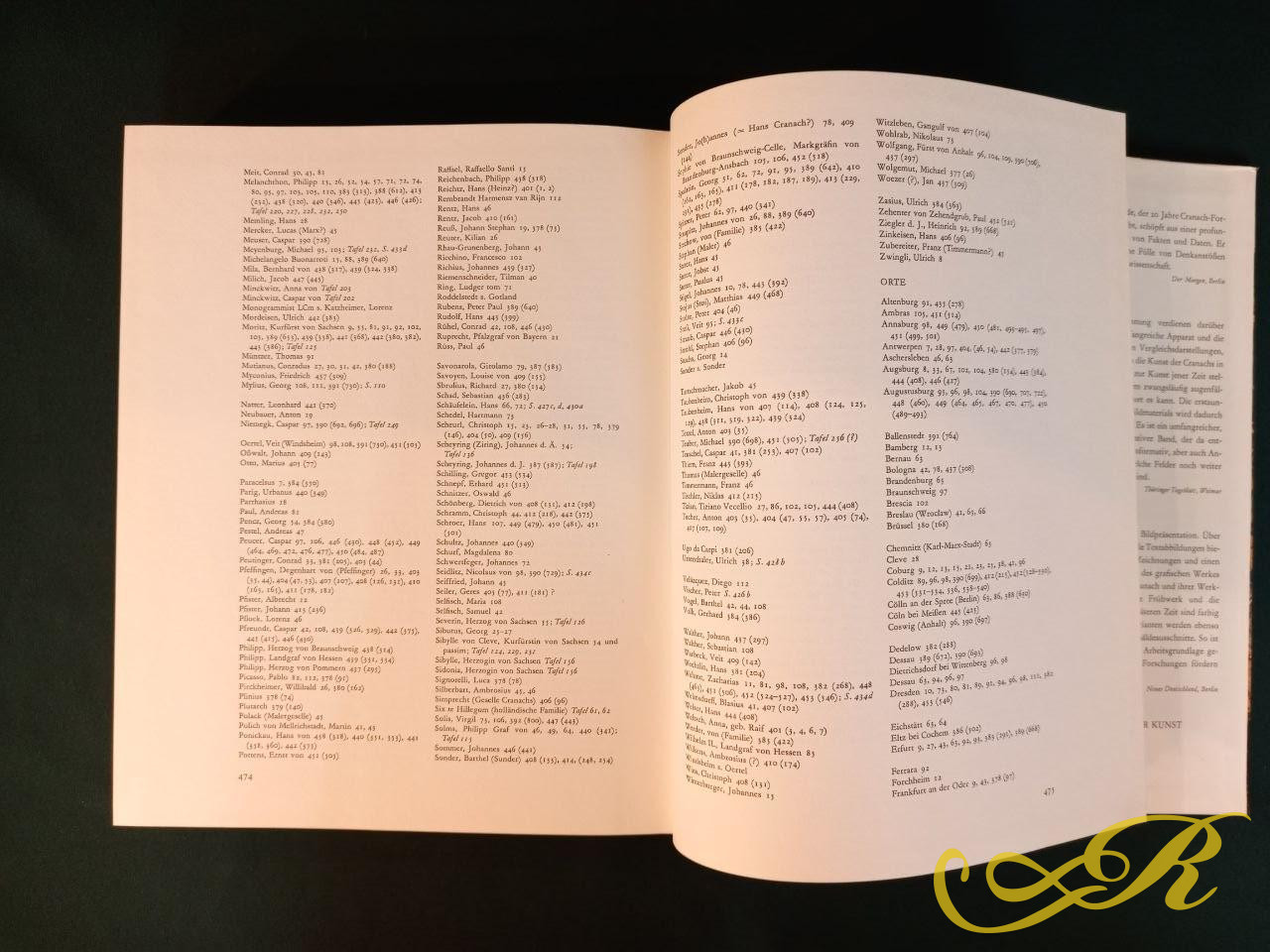   книга Вернера Шаде. фундаментальное исследование, посвященное династии немецких живописцев эпохи Возрождения. Книга впервые была издана в 1974 году в ГДР