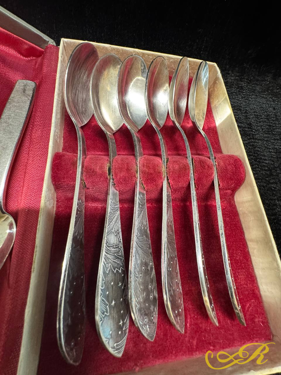  Набор чайных мельхиоровых ложек в родном футляре, СССР. 