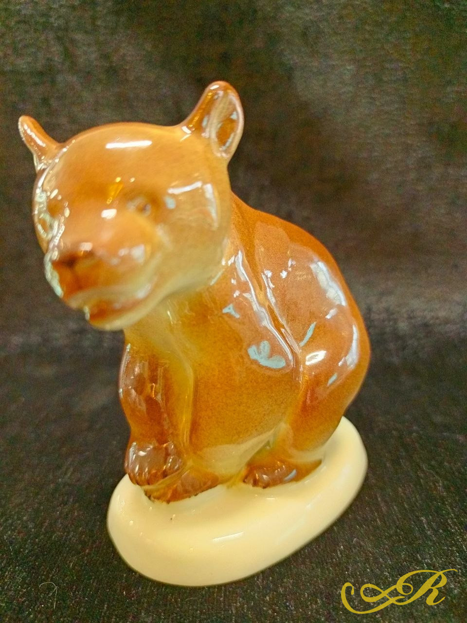  Фарфоровая статуэтка " Медвежонок присевший"(ЛФЗ) СССР. 1950-1980 гг. Роспись крытье