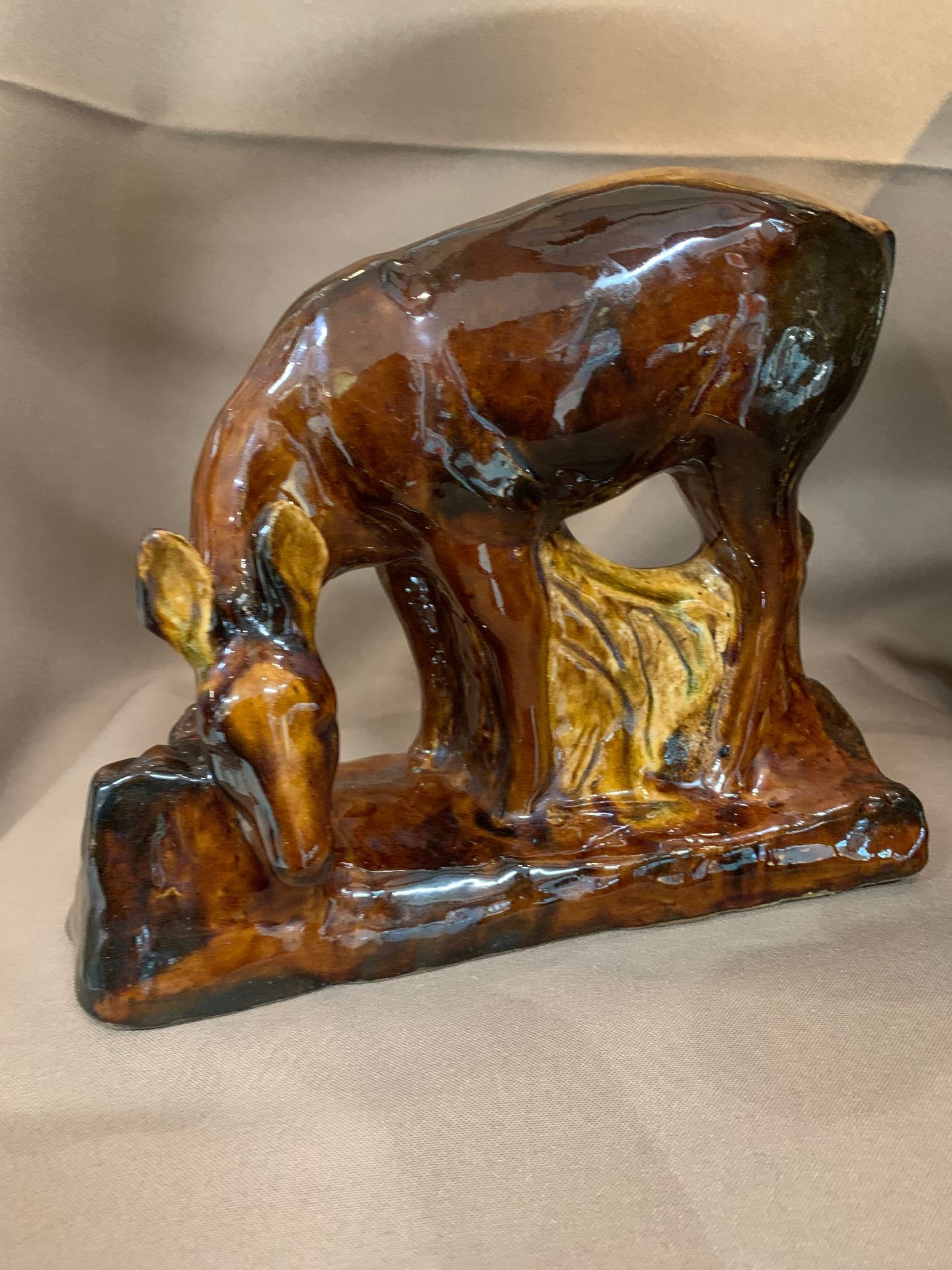 Статуэтка «Олень», майолика, высота 18 см, длинна 21 см