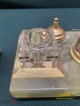 Письменный набор : чернильница и 2 подсвечника.  Бронза,оникс,стекло. Высота 14 см