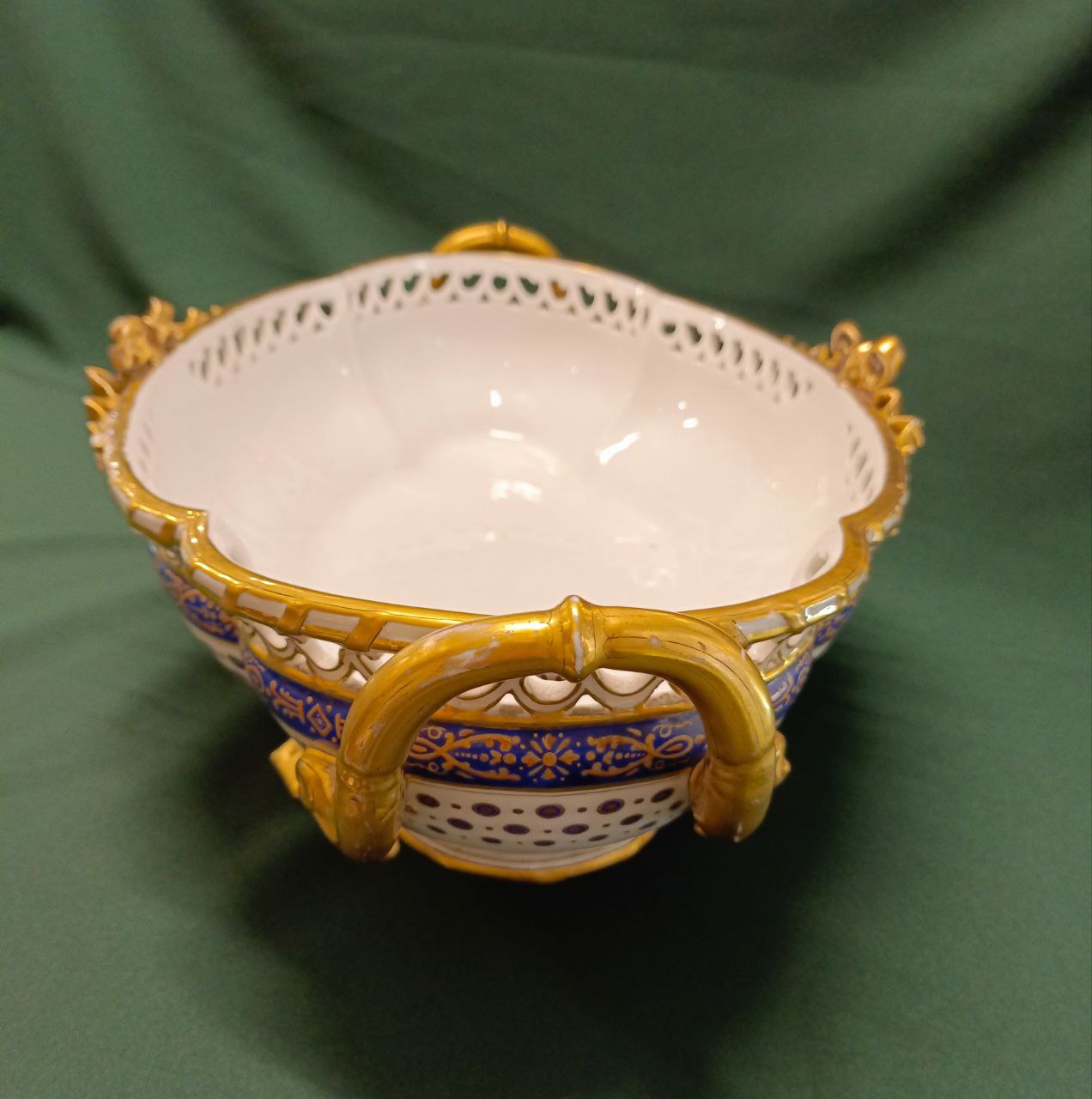 Ваза с ручками Limoges, фарфор, золочение. Размер 15х53х32см