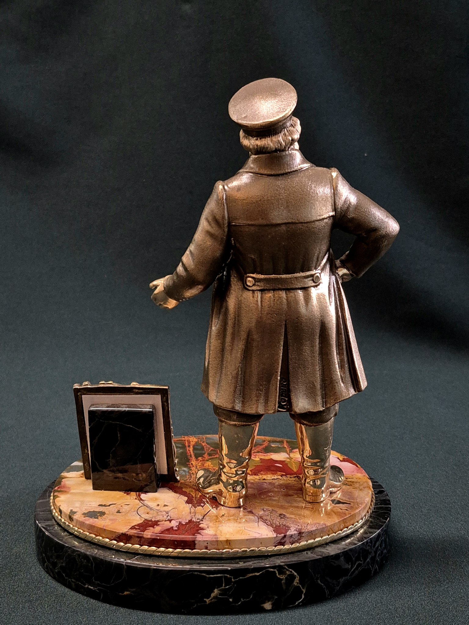 Скульптура "Купец". Бронза.