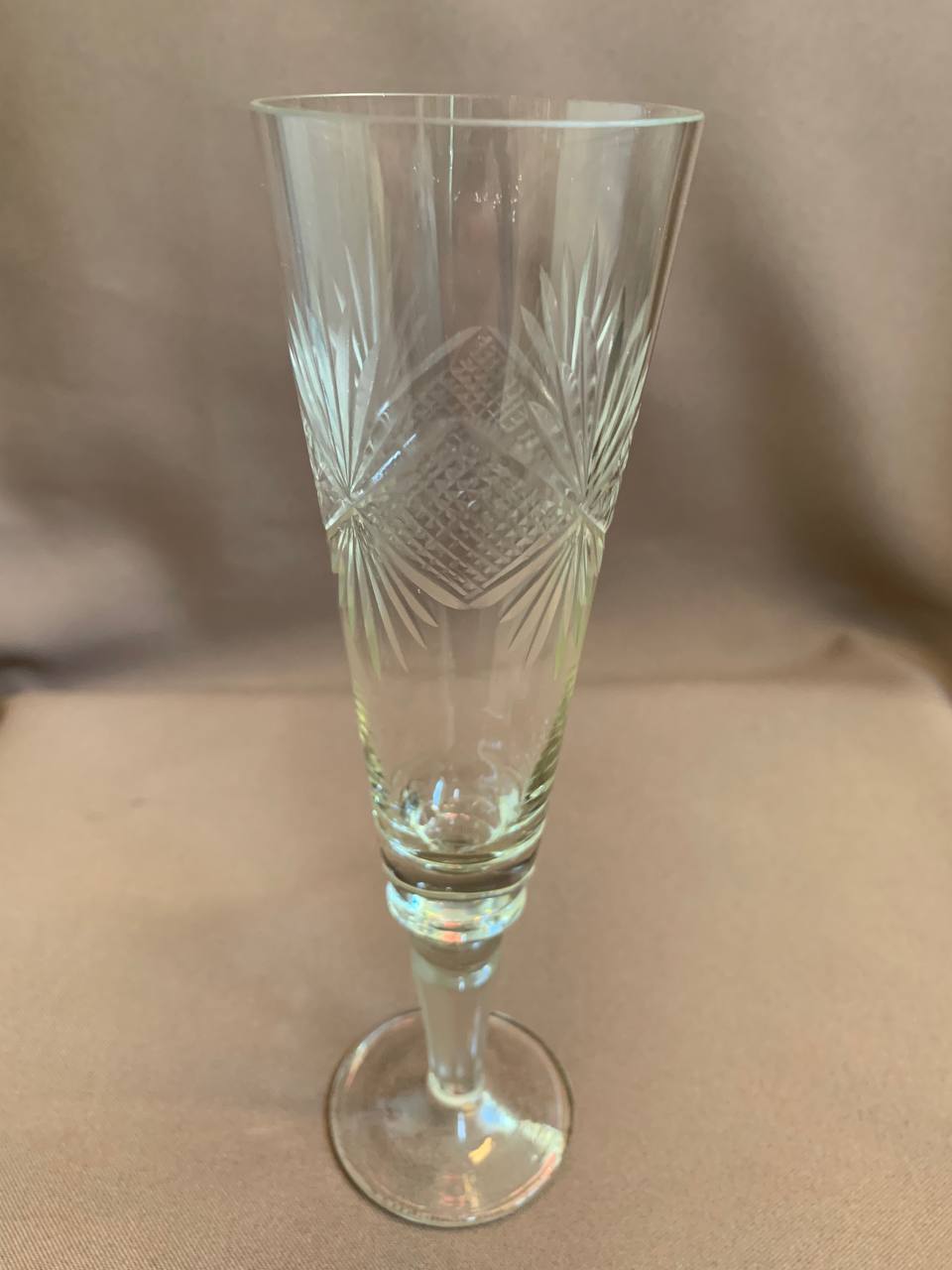 102. Пять Шампанок, СССР , пер. пол.  ХХ века, хрусталь, выдувание,гравировка, огранка, высота 180 мм. Объем 100 мл.