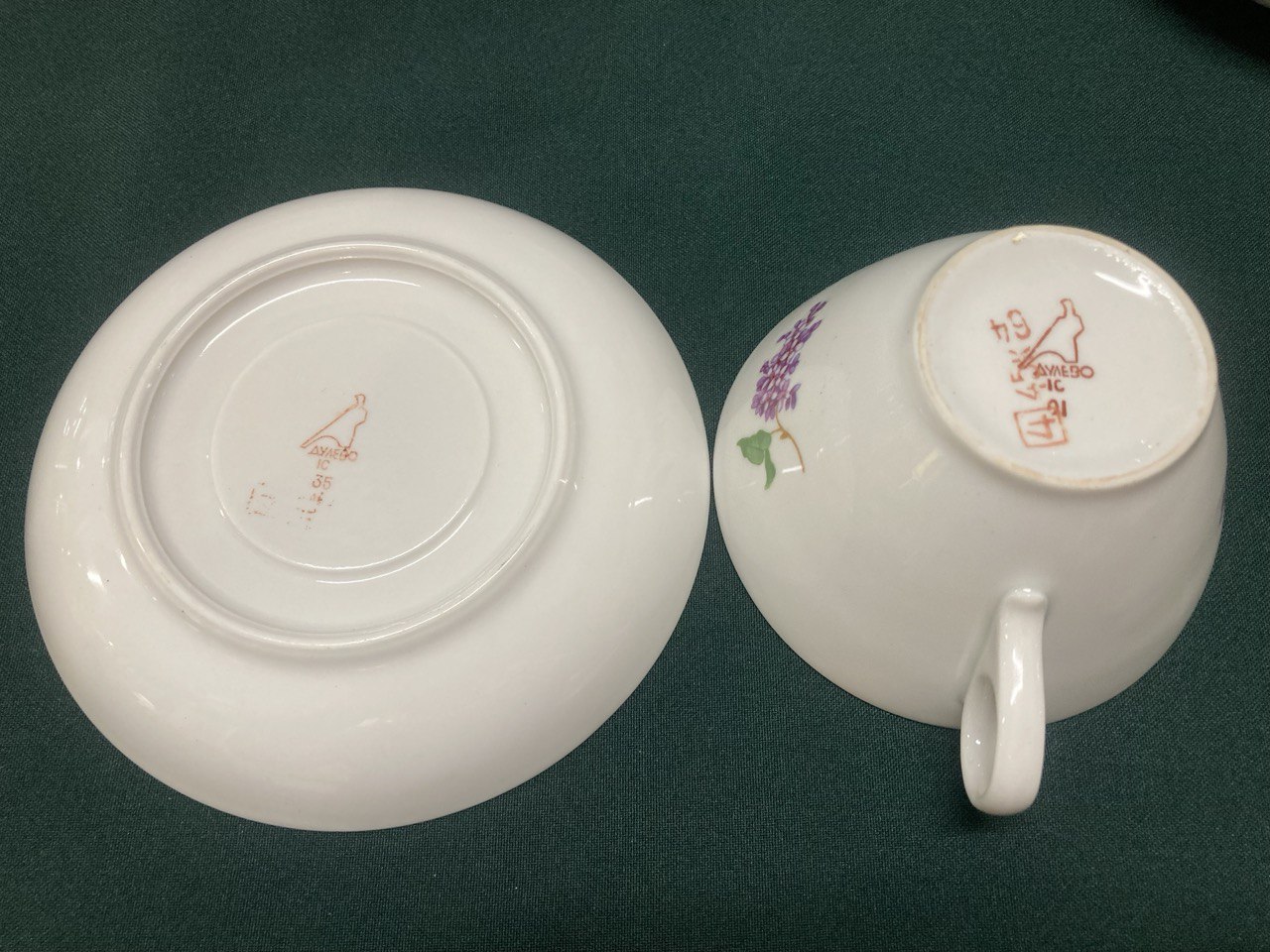 Фарфоровая чайная пара. Дулево 60- ые г. СССР.