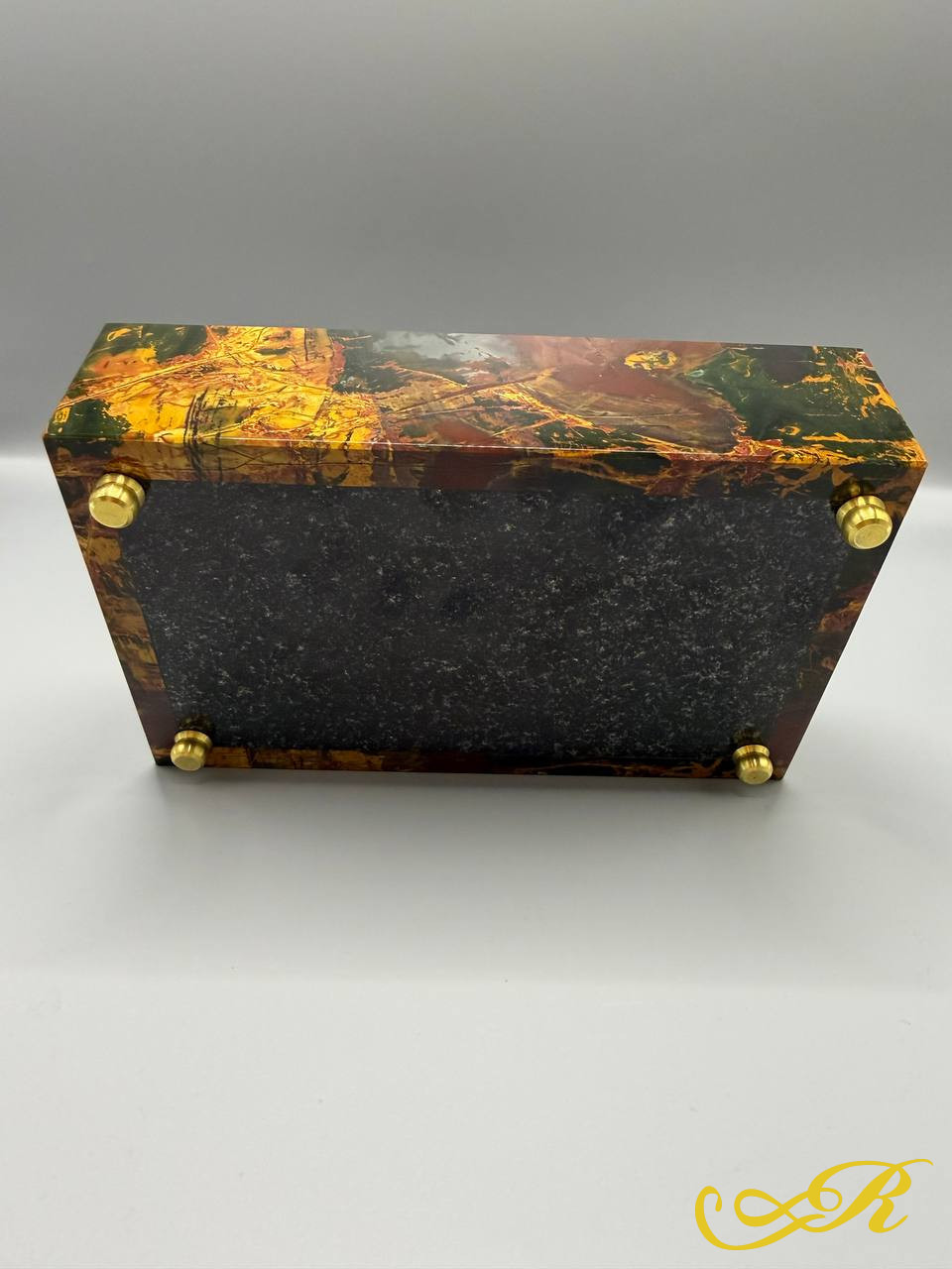  Шкатулка сибайская яшма (Пикассо), бронза. Размер 17,5х10,5х6,5 см.