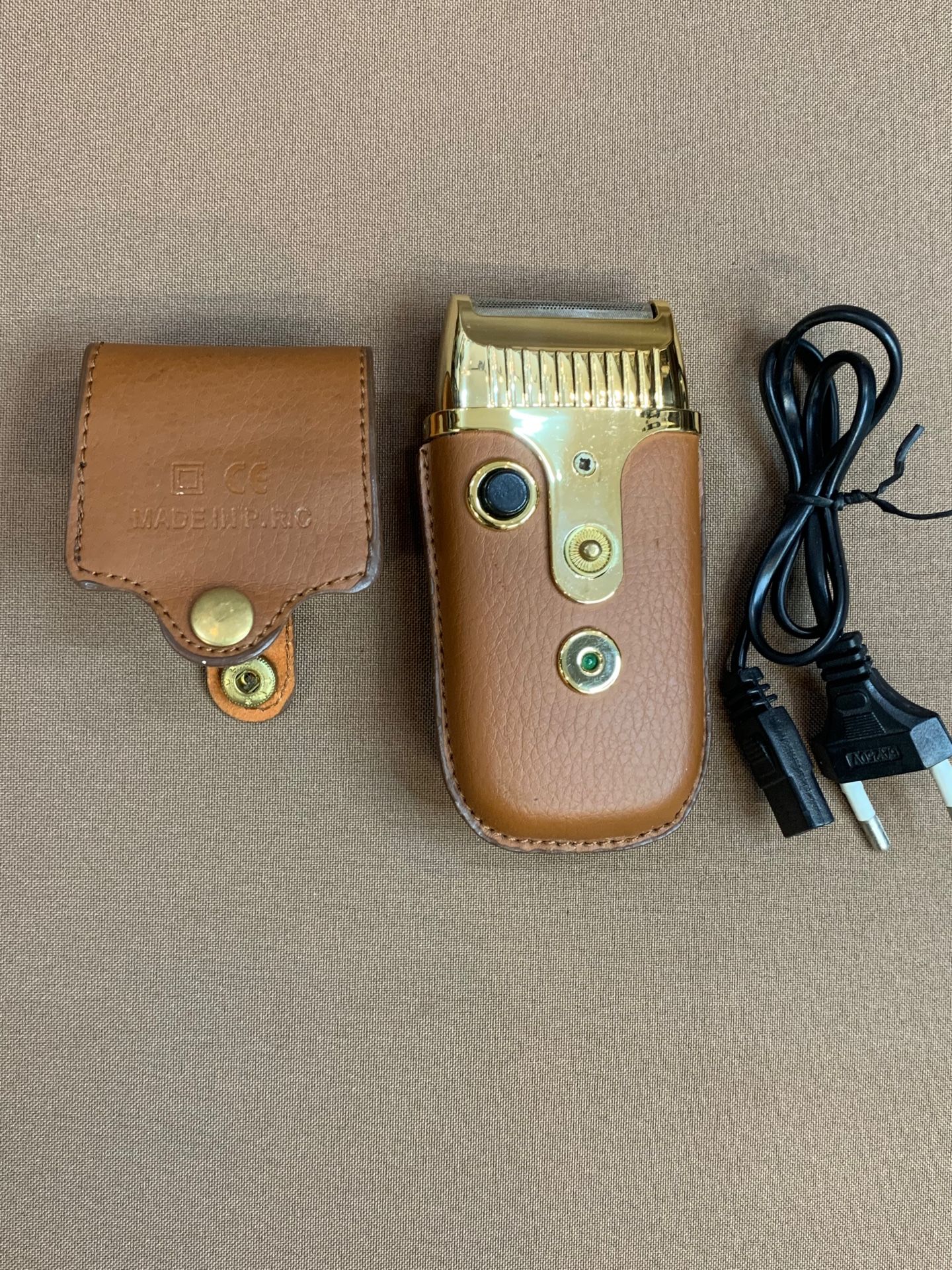 Дорожная бритва «Голд стар», Южная Корея, в рабочем состоянии, работает от аккумулятора.