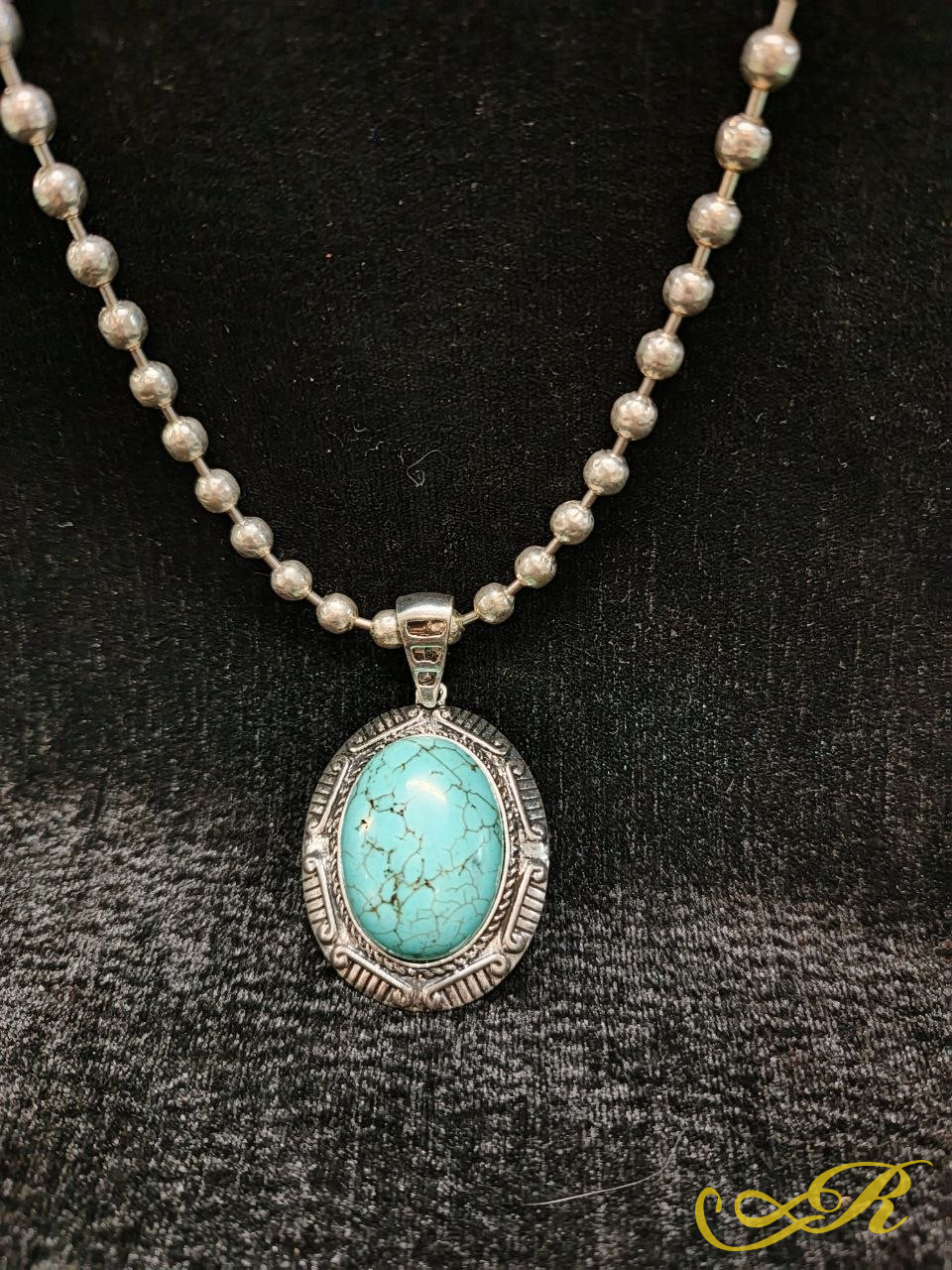   Серебрянное ожерелье с подвеской украшенное бирюзой. Богемный стиль