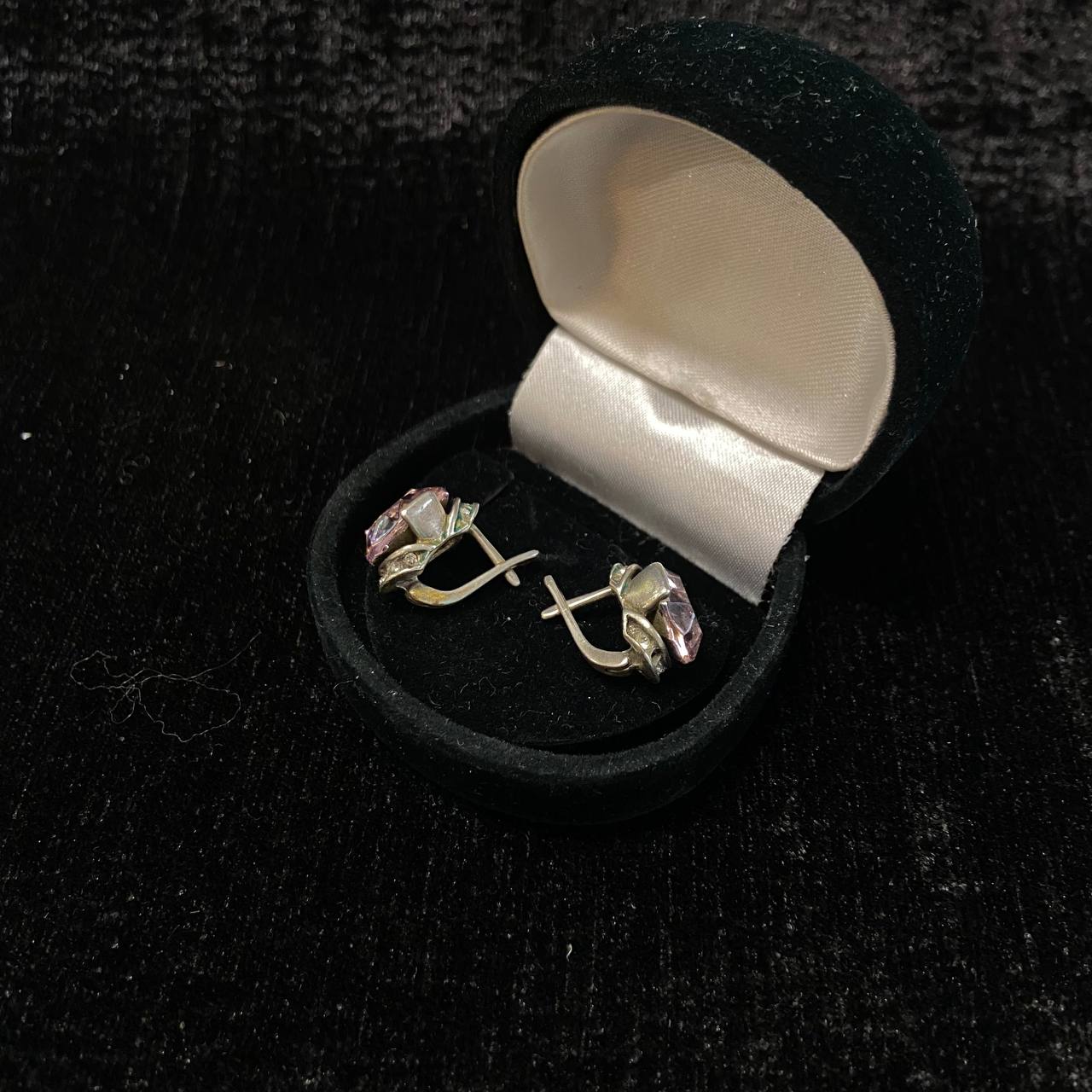 Серьги с камнем