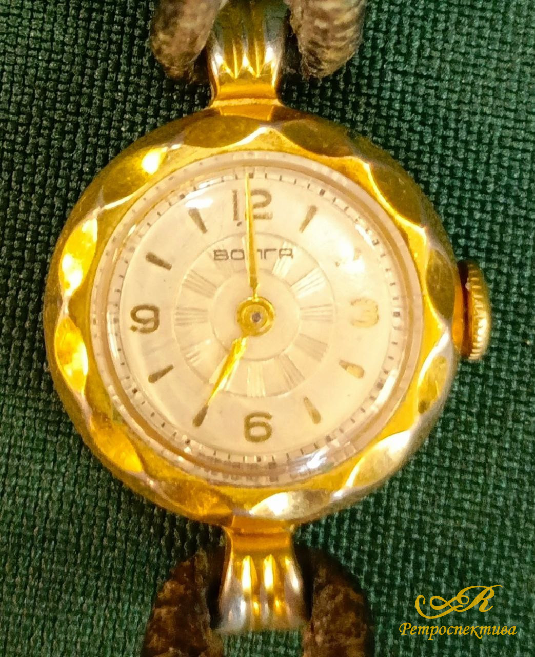 Часы наручные женск. Позолоченные.  «Волга, d 2см