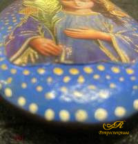 Камень с аппликацией " Дева".