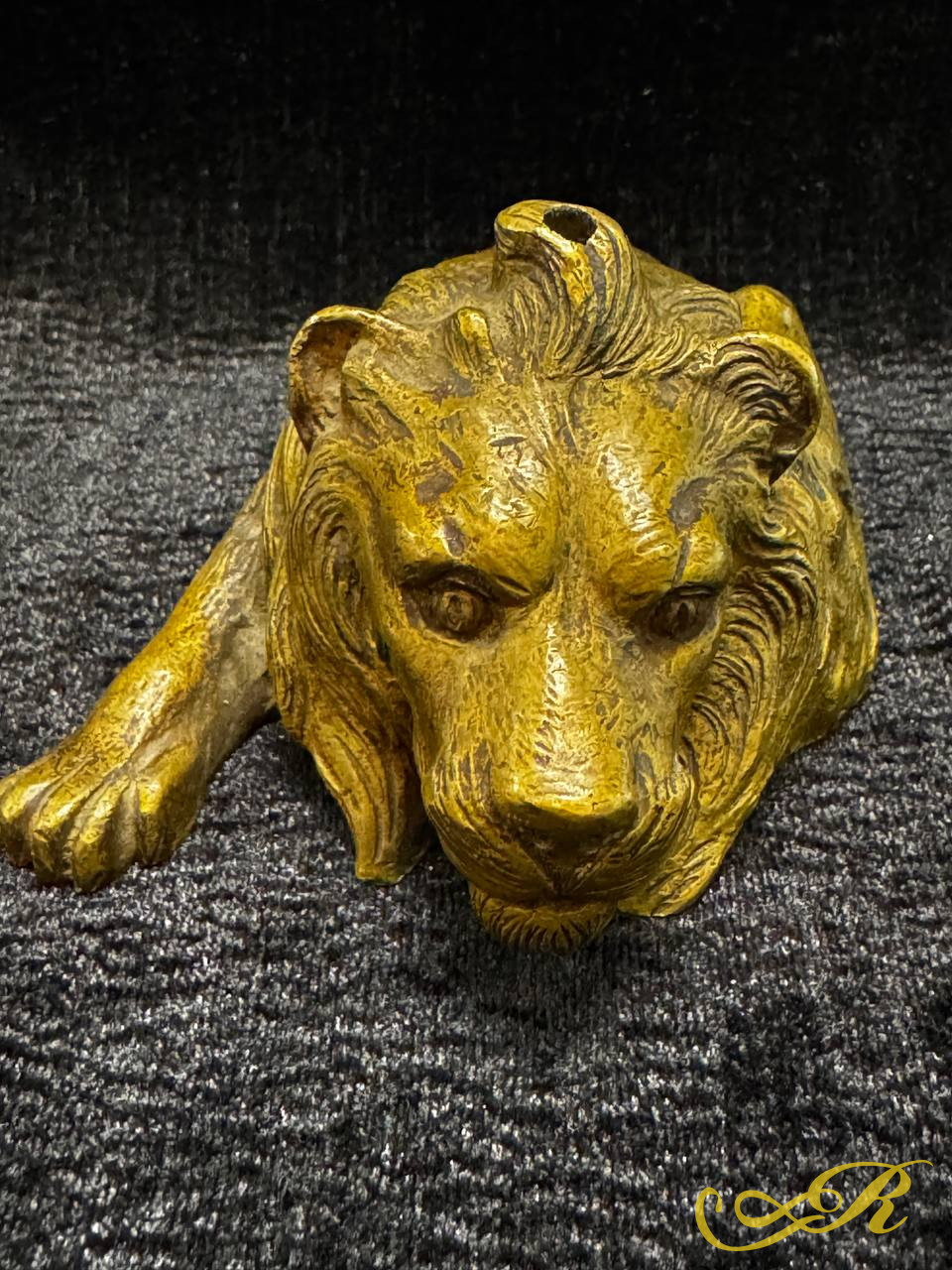  Бронзовый лев