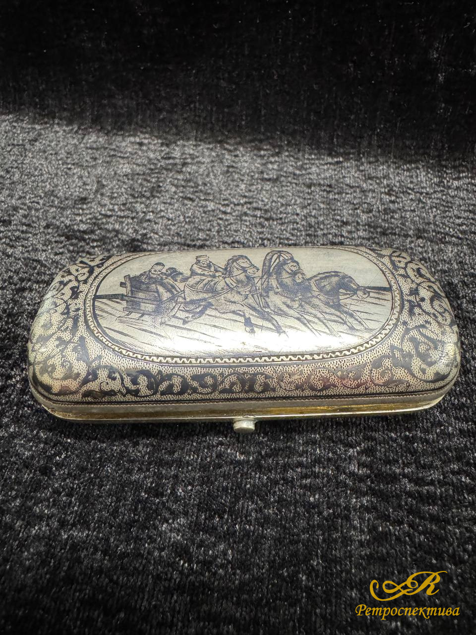 Серебряная таблеточница, портсигар 84 пр.,1890 г. Техника чернь, остатки золочения.