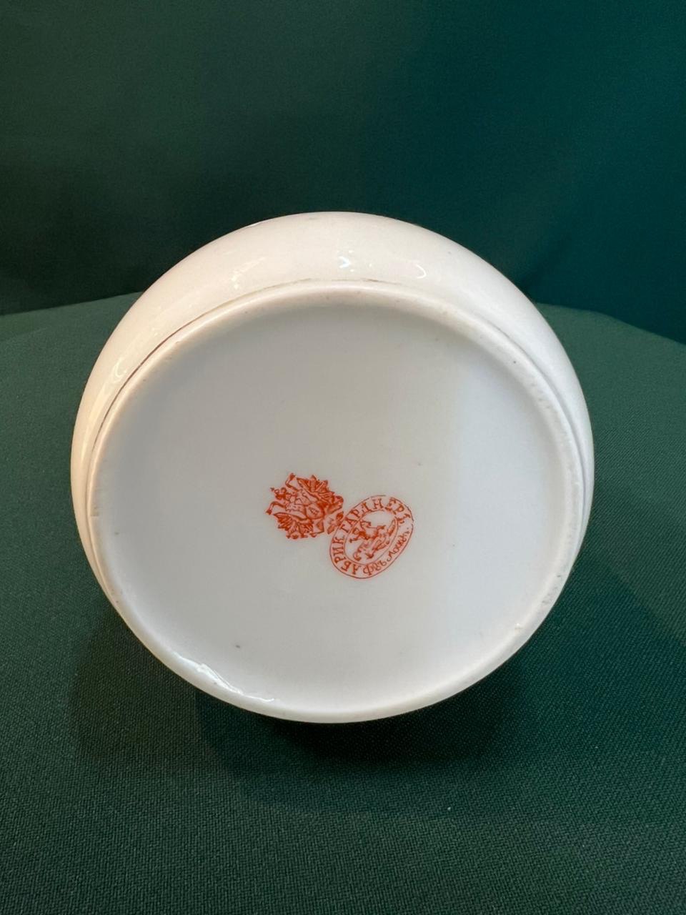 Фарфоровый молочник фабрика Гарднер Москва до 1917 года.