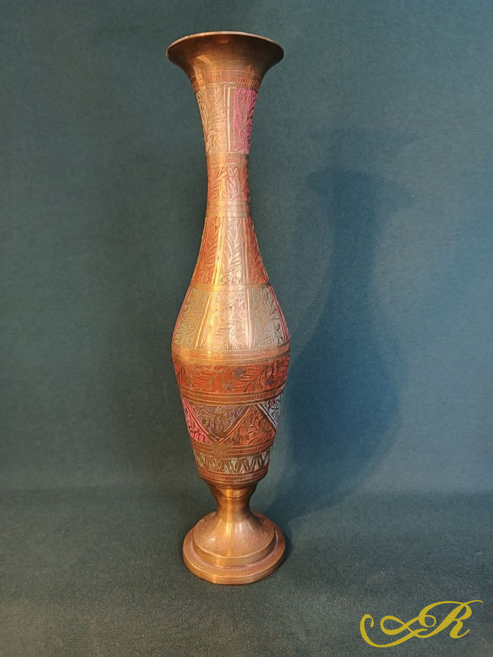  Винтажная Индийская  ваза из латуни с гравировкой и эмалью