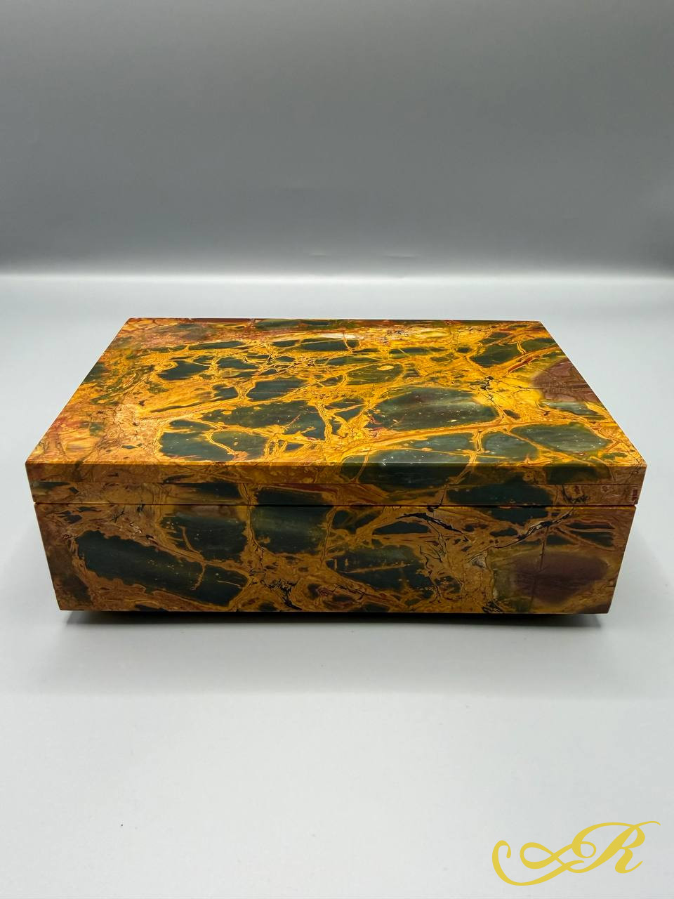  Шкатулка сибайская яшма (Пикассо), крепления бронза. Размер 17,5х10,5х6,5 см.
