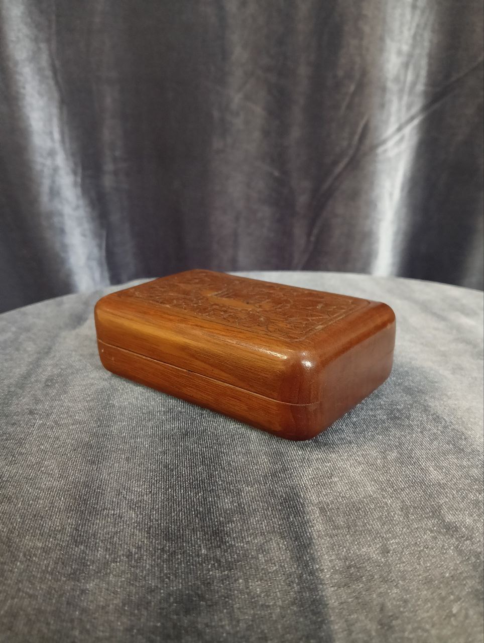 Шкатулка деревянная с резьбой, сигаретница (табакерка) 11*7 см