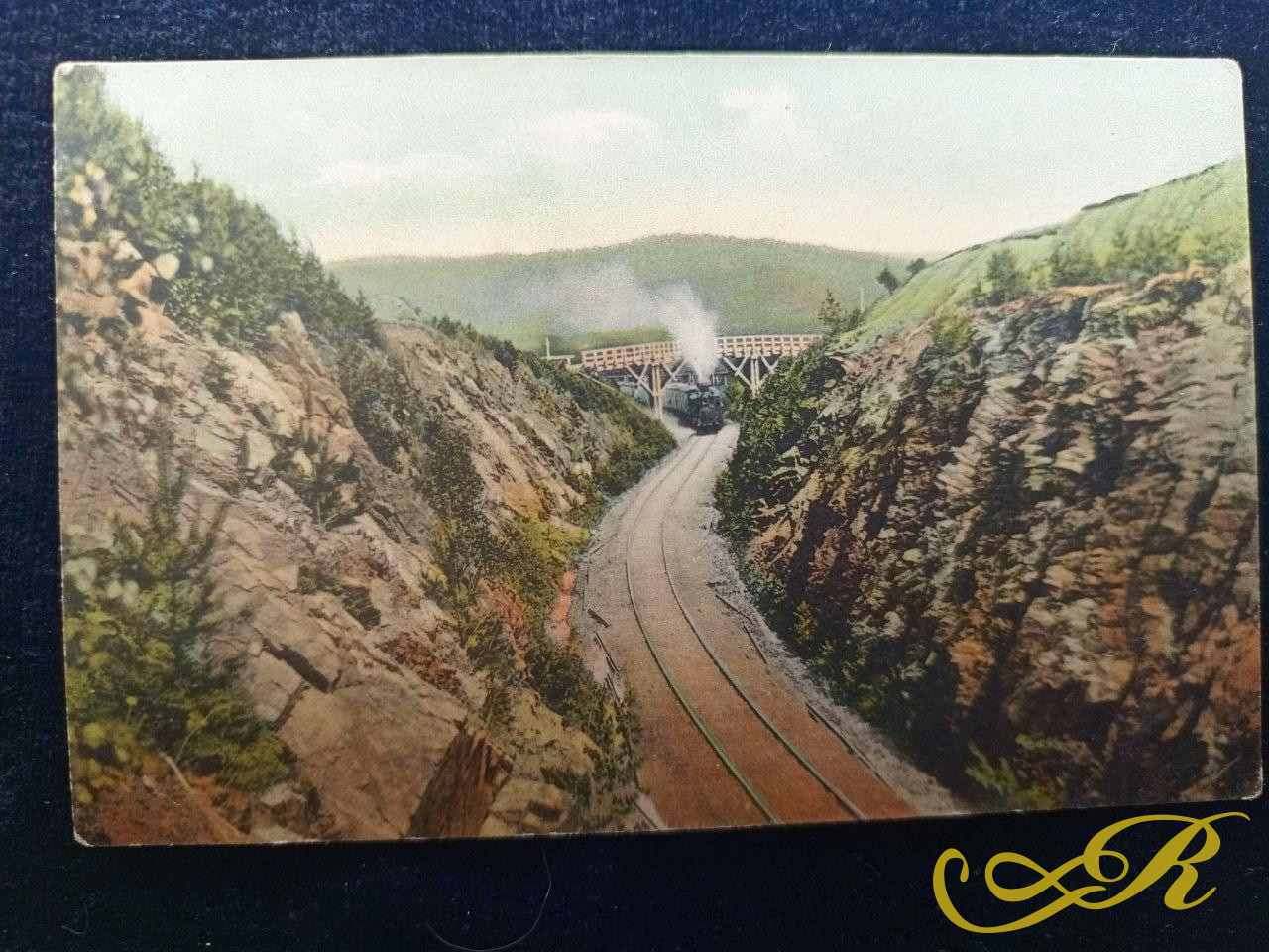  Открытка винтажная. Проезд через ущелье