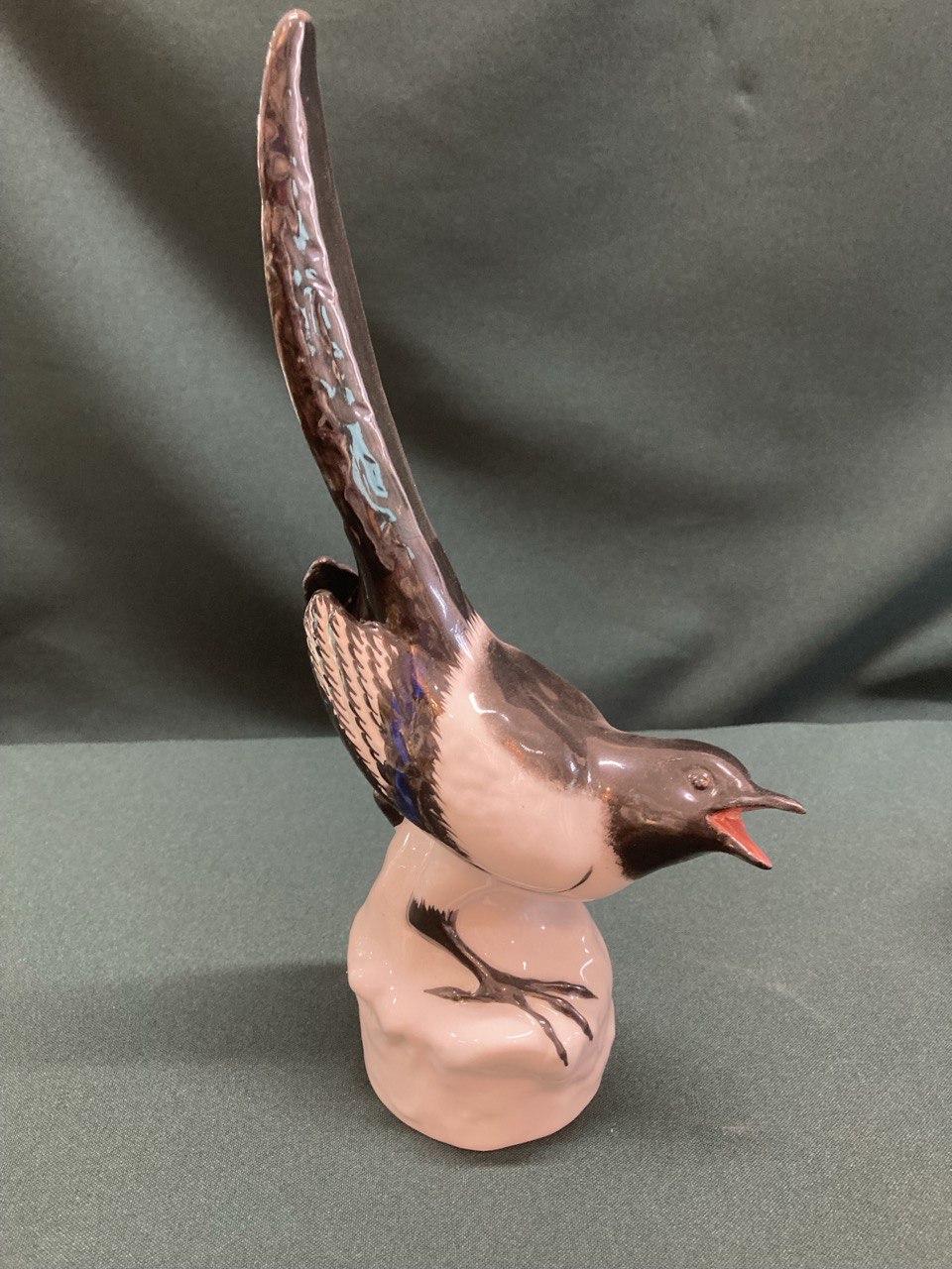 Фарфоровые фигурки " Птицы"