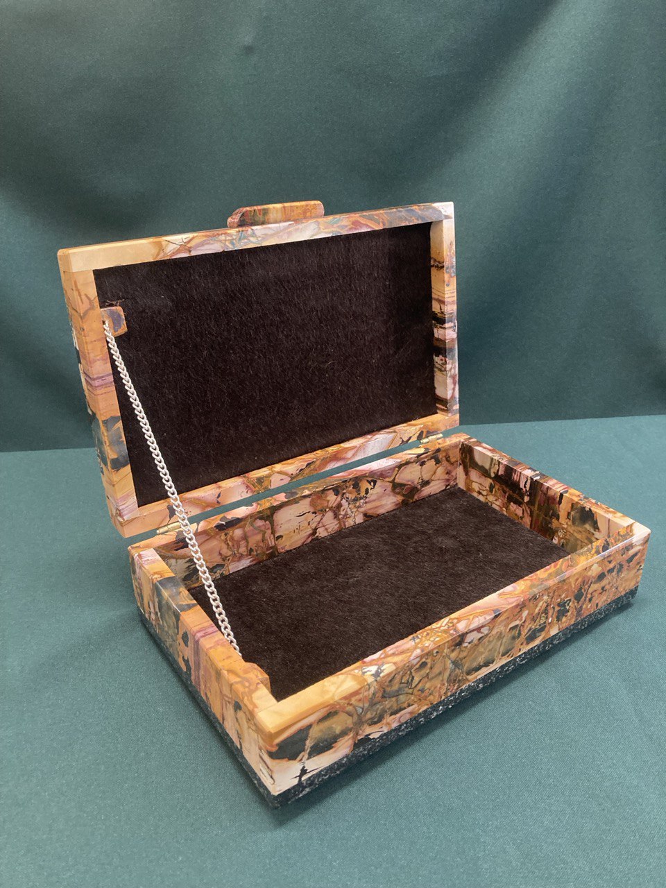 Шкатулка яшма " Пикассо".