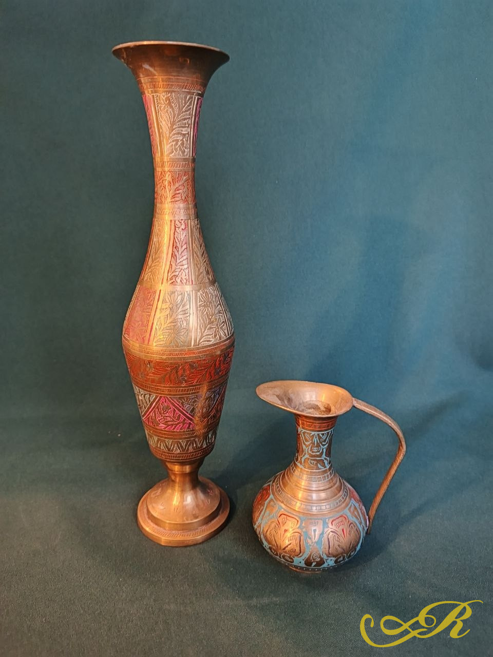  Винтажная Индийская  ваза из латуни с гравировкой и эмалью