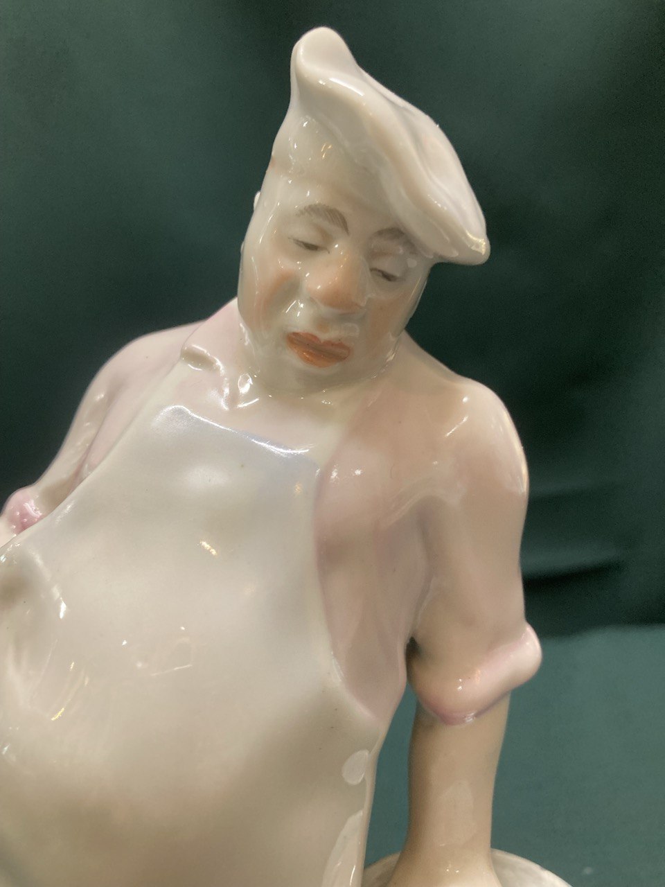 Фарфоровая статуэтка "Повар и кот" ЛФЗ