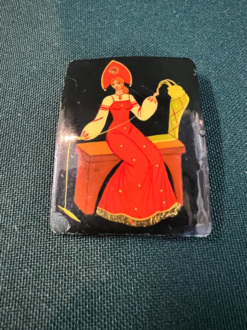 Брошь живопись на металле, сусальное золото. СССР.