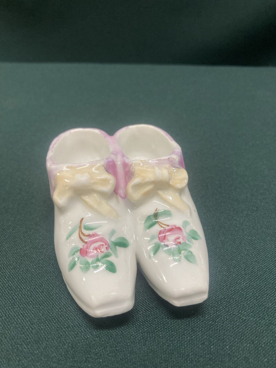 Фарфоровые башмачки, живопись. Франция 1920-1930 г.