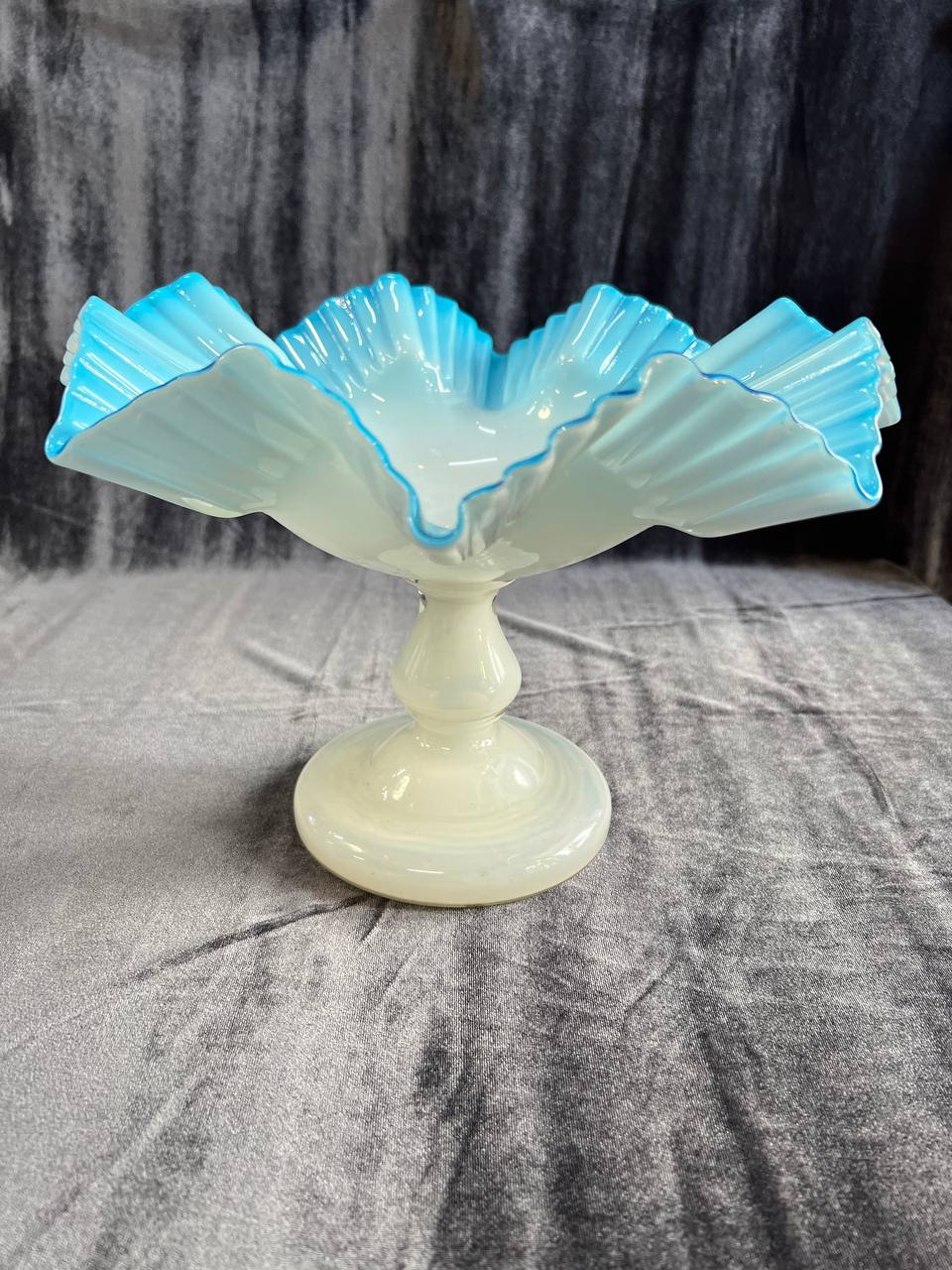 Стеклянная ваза для фруктов. Братьев Болотиных, начало ХХ века. 