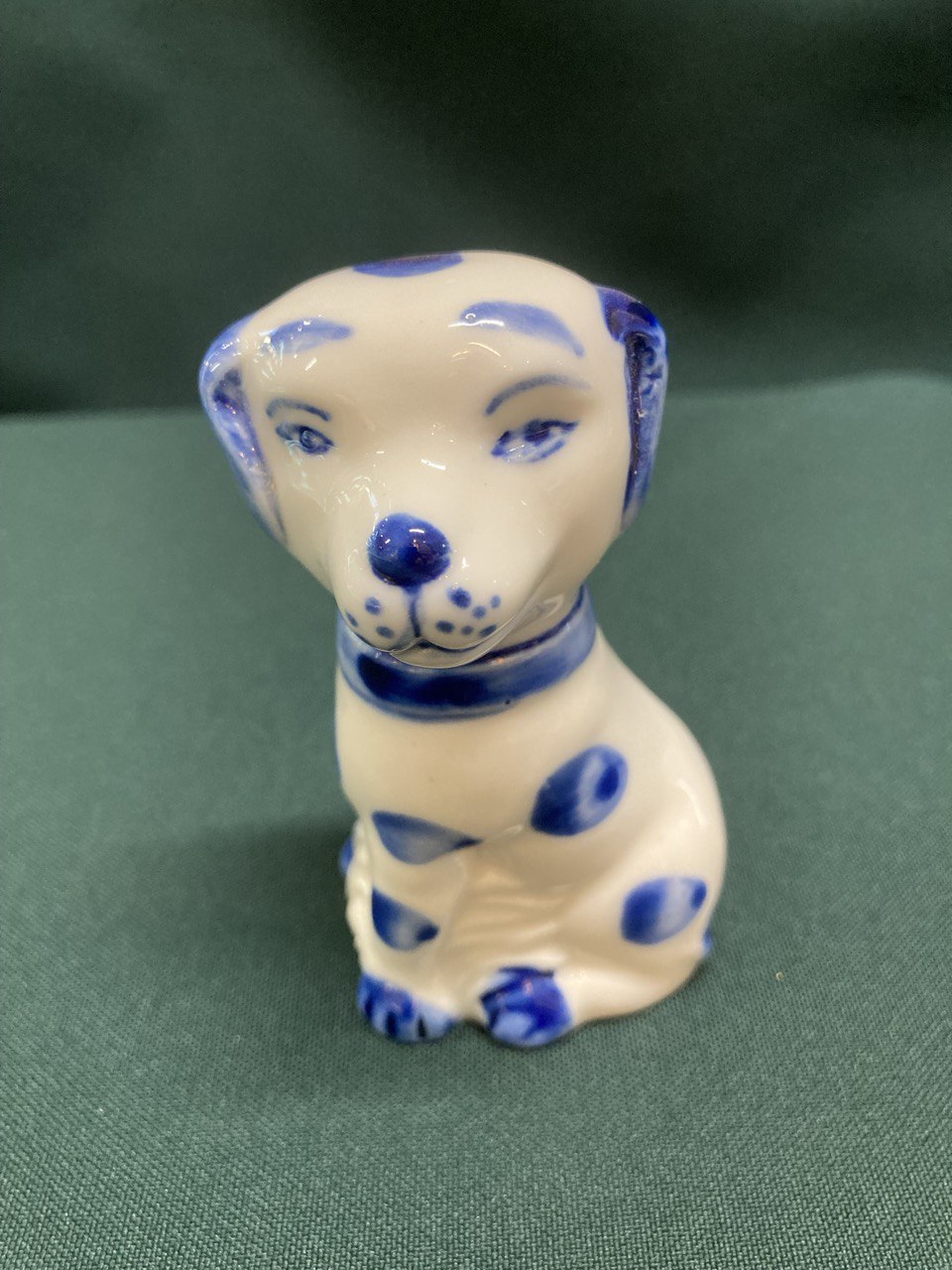 Фарфоровые фигурки " Собачки".