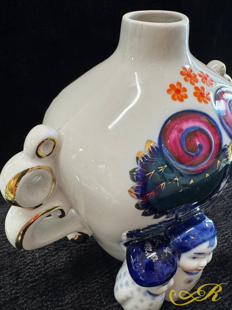  Штоф "Нежность", фарфор, роспись, Коростенский фарфоровый завод, автор В.М.Трегубова, г.Коростень, СССР, 1962-1990 гг.