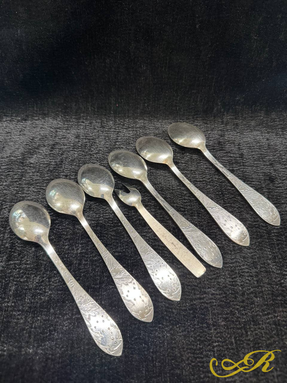  Набор чайных мельхиоровых ложек в родном футляре, СССР. 