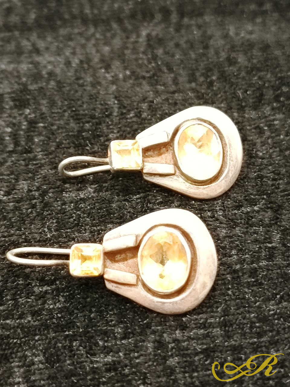 Винтажные серебряные серьги . Натуральный камень топаз. 8,10 гр.3 см.