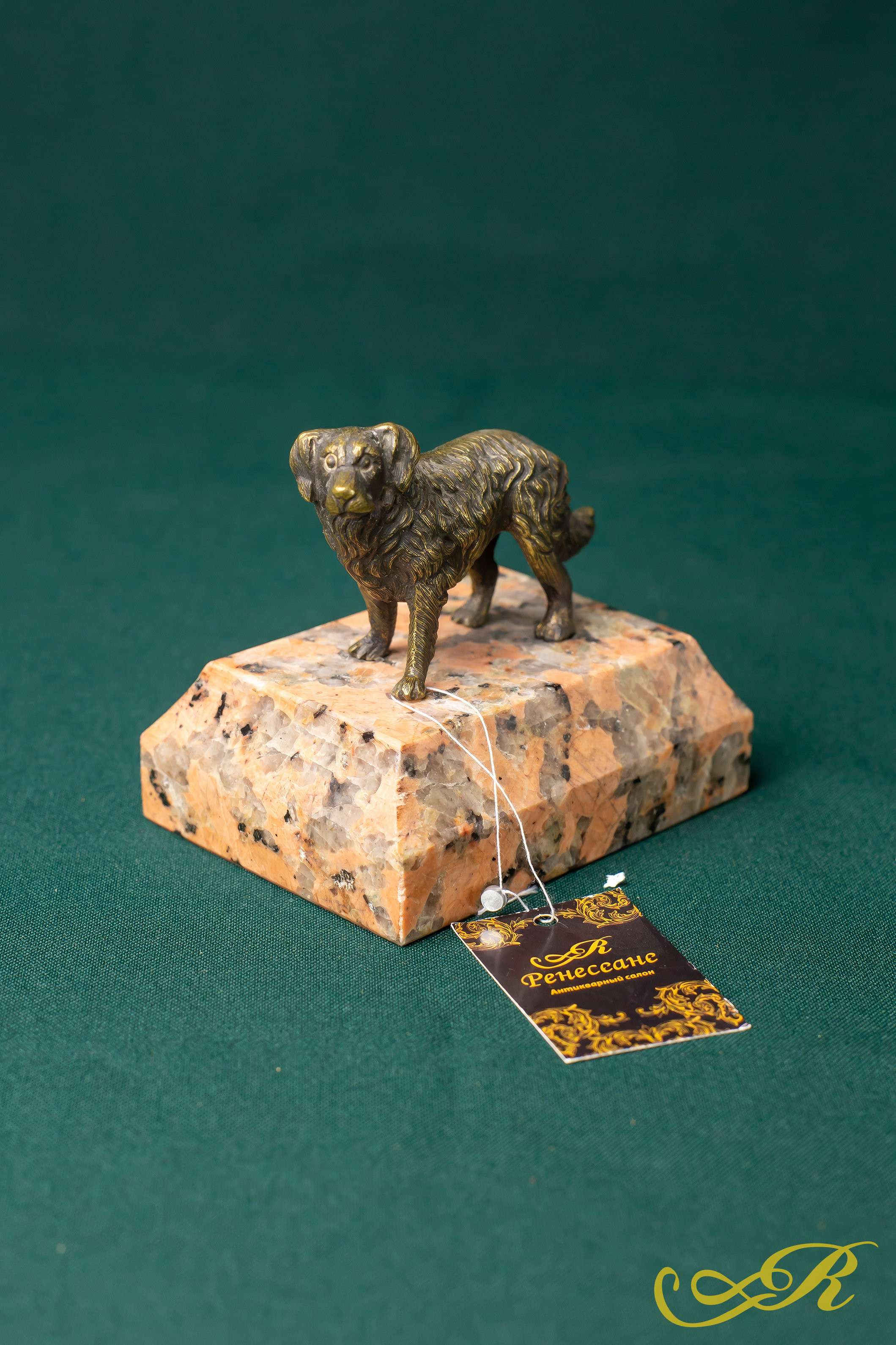 Бронзовая статуэтка "Собака", нач. XX в. Материал: бронза, мрамор.